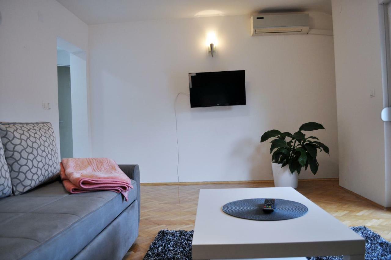 Апартаменти Apartman Dina Тузла Екстер'єр фото